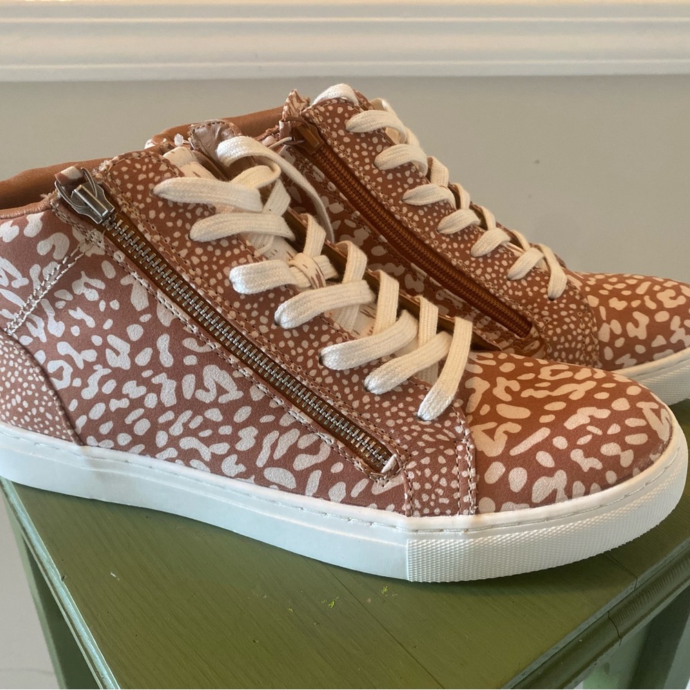 Brown and Cream Patterned High-Top Sneakers
Zip up